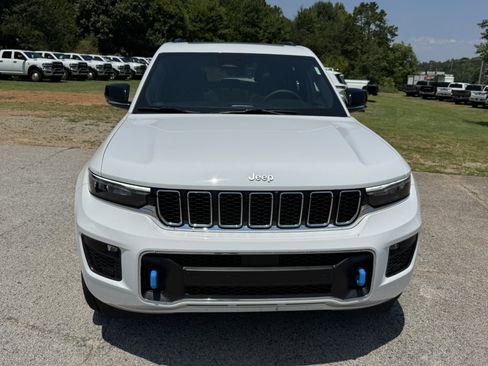Used 2025 Jeep Grand Cherokee Overland w/ Trailer Tow Package AWD/4WD image 2