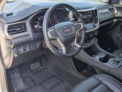 Used 2023 GMC Acadia Denali w/ Denali Technology Package FWD image 10