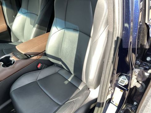 Used 2022 Toyota Venza XLE AWD/4WD image 20