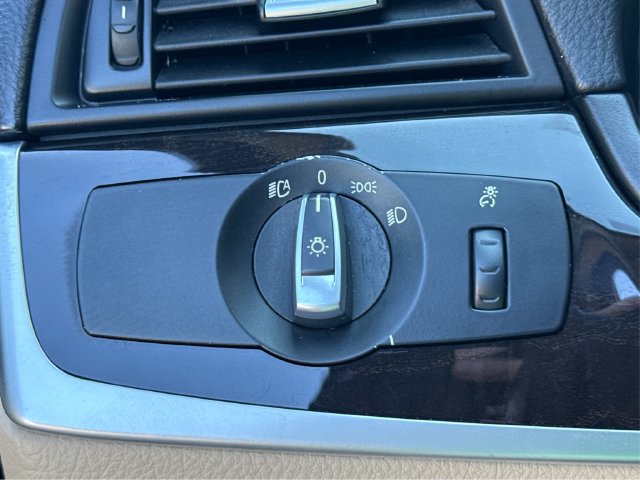 Used 2014 BMW 535i xDrive Sedan AWD/4WD image 20