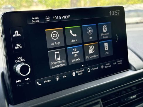 Used 2025 Honda Pilot TrailSport image 18
