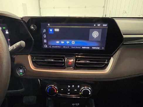 Used 2024 Chevrolet TrailBlazer LT w/ Driver Confidence Package AWD/4WD image 30