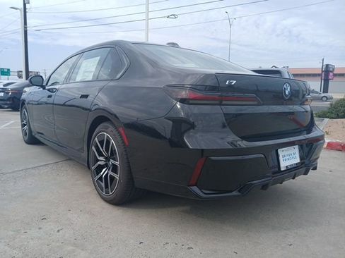 New 2025 BMW i7 xDrive60 image 7