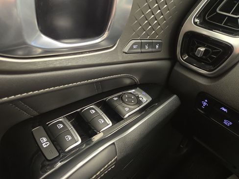 Used 2023 Kia Sorento SX image 32