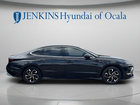 Certified 2024 Hyundai Sonata SEL FWD image 2