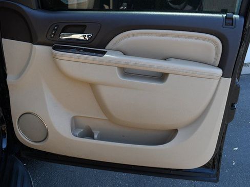 Used 2014 GMC Yukon XL Denali AWD/4WD image 24