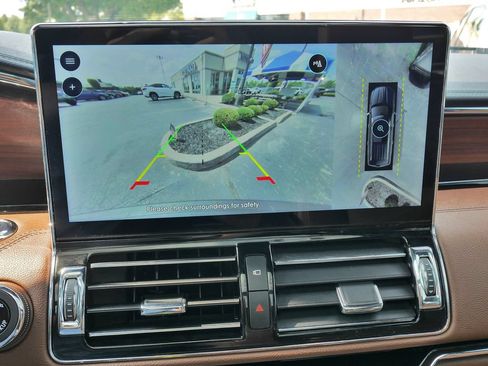 Used 2024 Lincoln Navigator L Reserve AWD/4WD image 33