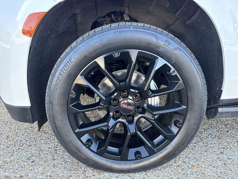 Certified 2023 GMC Yukon Denali image 34