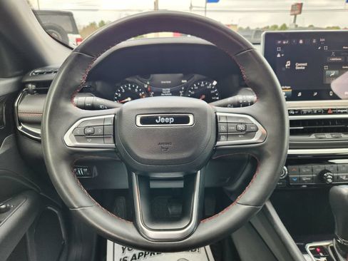 Used 2023 Jeep Compass Trailhawk w/ Trailhawk Convenience Group AWD/4WD image 20