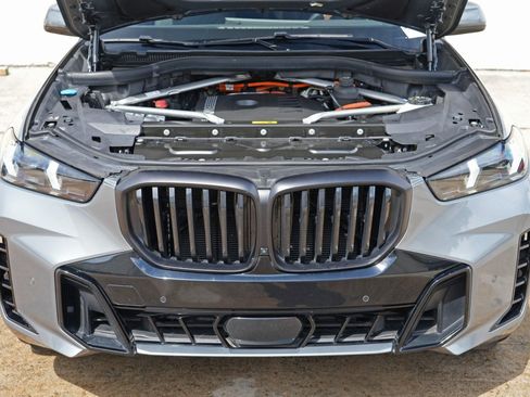 Used 2024 BMW X5 xDrive50e w/ M Sport Package AWD/4WD image 8
