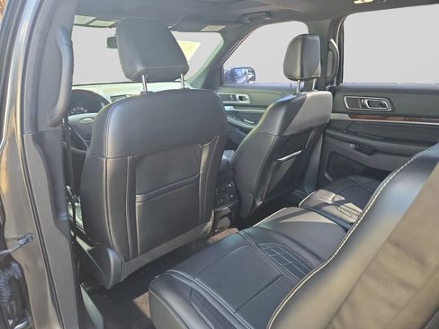 Used 2019 Ford Explorer Platinum AWD/4WD image 27