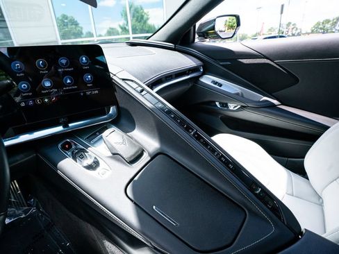 Used 2020 Chevrolet Corvette Stingray Coupe w/ 1LT RWD image 42