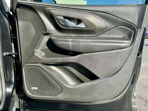 Used 2022 GMC Terrain SLT w/ Infotainment Package II image 22