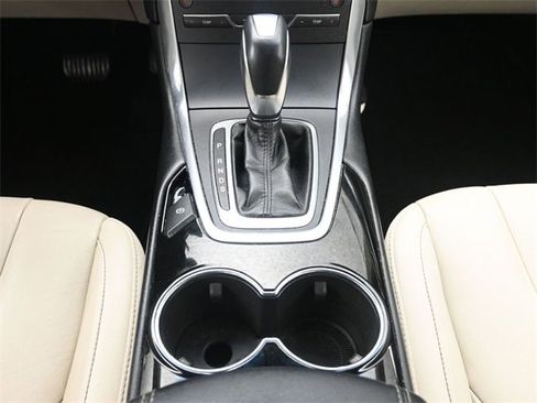 Used 2017 Ford Edge Titanium w/ Technology Package image 24