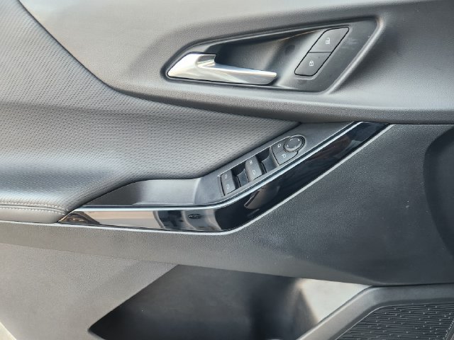 Used 2026 Chevrolet Equinox LT FWD image 25