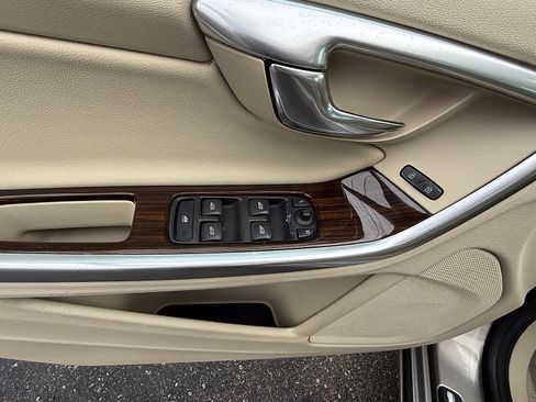 Used 2016 Volvo S60 T5 Premier image 22