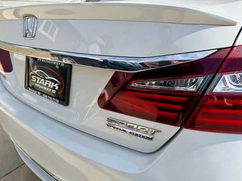 Used 2017 Honda Accord Sport Special Edition image 10