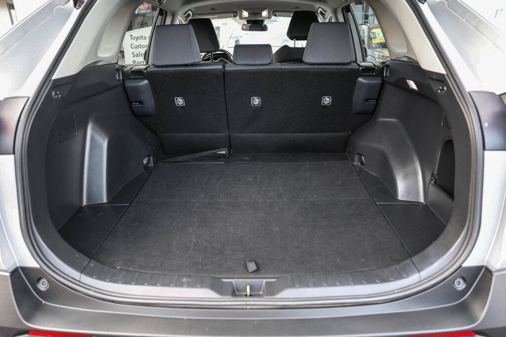 Certified 2025 Toyota RAV4 XLE FWD image 28