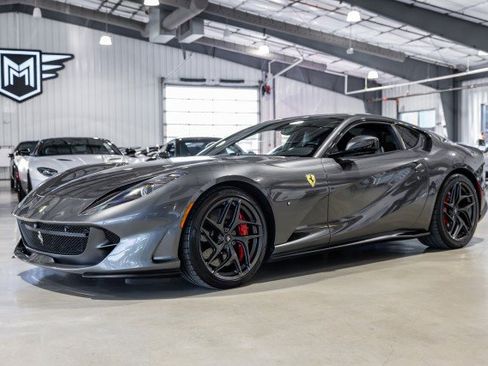 Used 2019 Ferrari 812 Superfast image 3