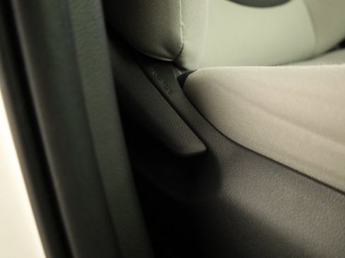 Used 2020 Toyota RAV4 XLE image 33