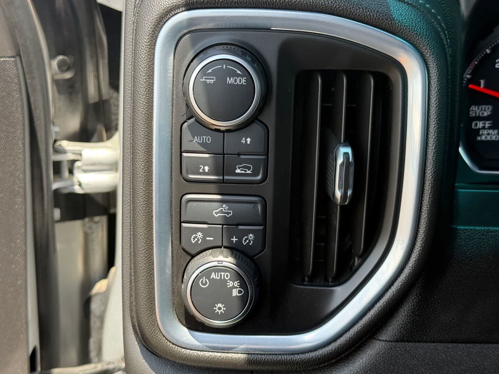 Used 2021 Chevrolet Silverado 1500 LT AWD/4WD image 27