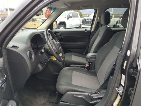 Used 2014 Jeep Patriot Latitude w/ All Weather Capability Group image 16