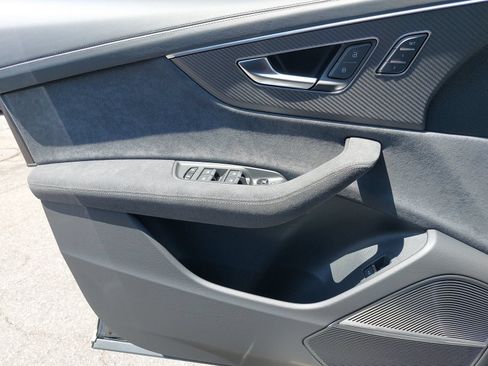 New 2027 Audi RS Q8 performance AWD/4WD image 30