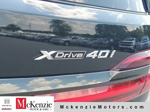Used 2021 BMW X7 xDrive40i w/ M Sport Package AWD/4WD image 32