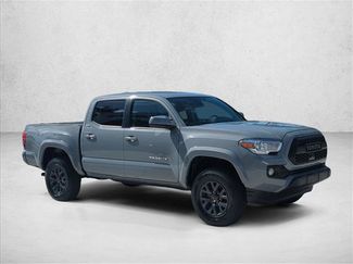 Used 2020 Toyota Tacoma SR5 RWD video 3