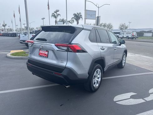 Used 2024 Toyota RAV4 LE image 4