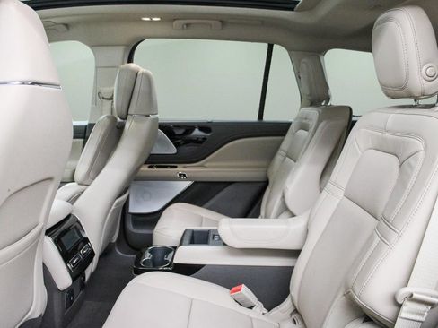 Used 2020 Lincoln Aviator Reserve w/ Equipment Group 202A AWD/4WD image 26