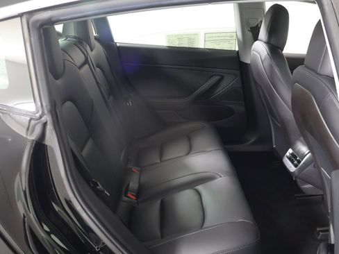 Used 2019 Tesla Model 3 Standard Range Plus image 32