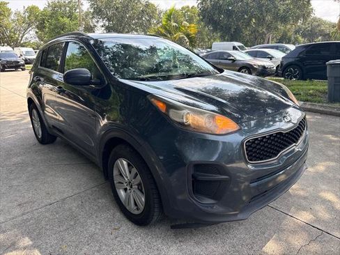 Used 2018 Kia Sportage LX w/ LX Popular Package FWD image 4
