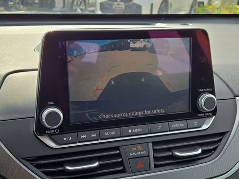 Used 2024 Nissan Altima 2.5 SR image 18