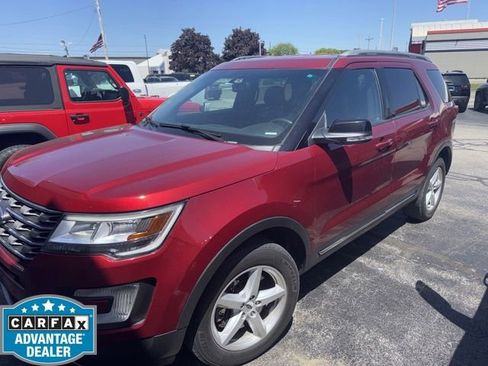 Used 2016 Ford Explorer XLT w/ Equipment Group 202A AWD/4WD image 2