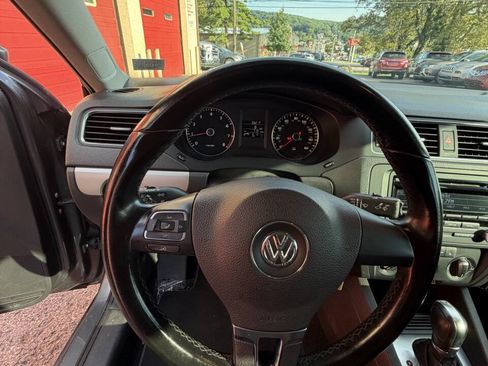 Used 2014 Volkswagen Jetta SE FWD image 24