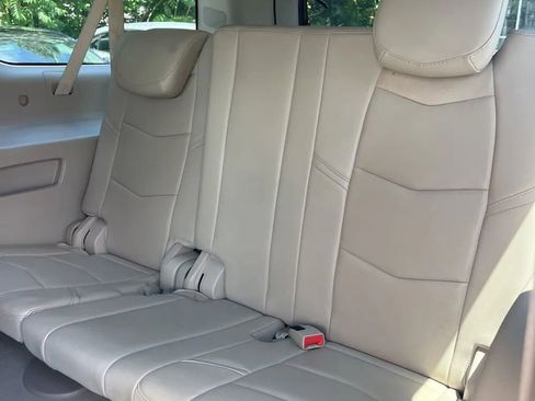 Used 2016 Cadillac Escalade ESV Premium AWD/4WD image 22