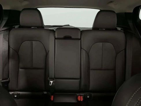 Used 2025 Volvo XC40 B5 Plus image 68