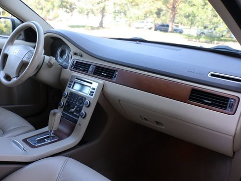 Used 2009 Volvo XC70 T6 image 17