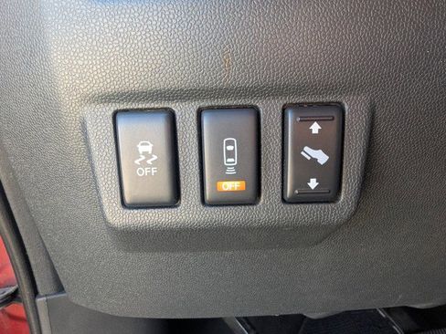 Used 2013 Nissan Titan PRO-4X AWD/4WD image 17