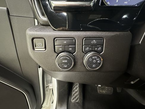 Certified 2024 Chevrolet Silverado 2500 LT AWD/4WD image 28