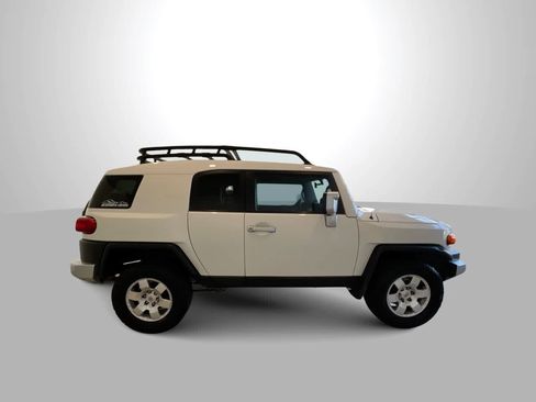 Used 2010 Toyota FJ Cruiser 4WD image 9