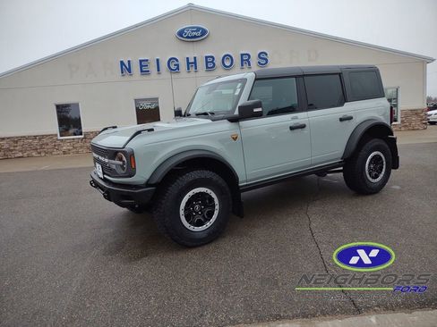 Used 2022 Ford Bronco Badlands image 1