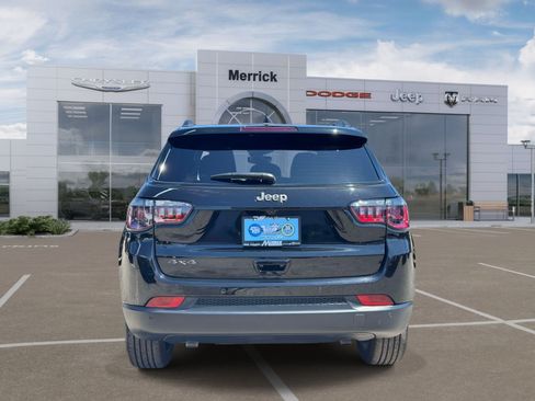 Used 2025 Jeep Compass Limited w/ Sun & Sound Group AWD/4WD image 7