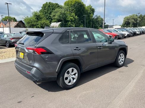 Used 2024 Toyota RAV4 LE AWD/4WD image 4