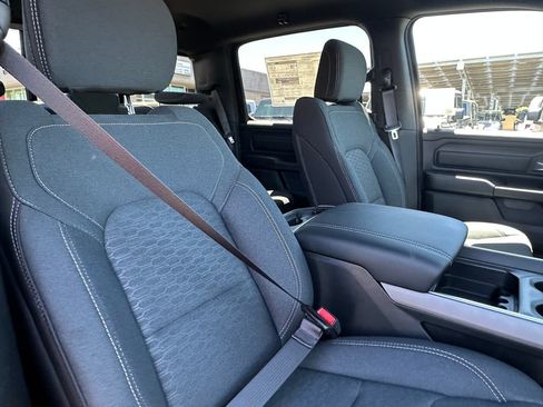 New 2026 RAM 1500 Express AWD/4WD image 15