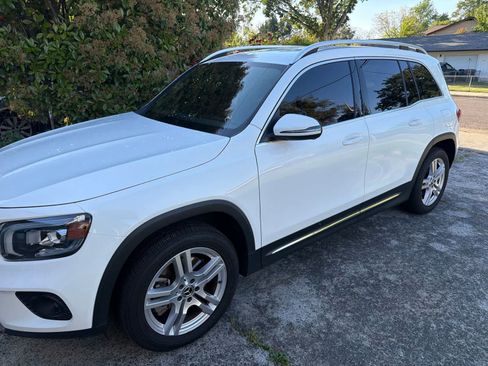 Used 2020 Mercedes-Benz GLB 250 4MATIC image 2