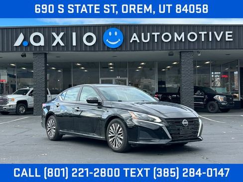 Used 2023 Nissan Altima 2.5 SV FWD image 1