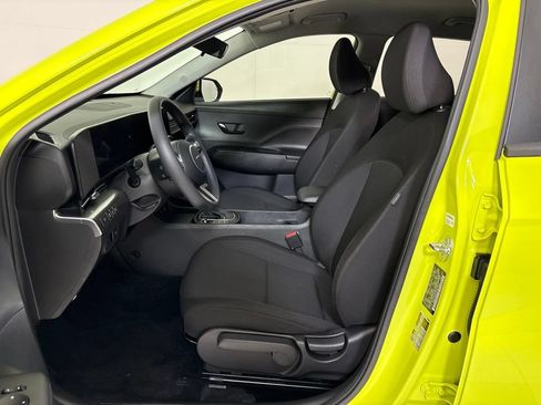Used 2025 Hyundai Kona SE FWD image 14