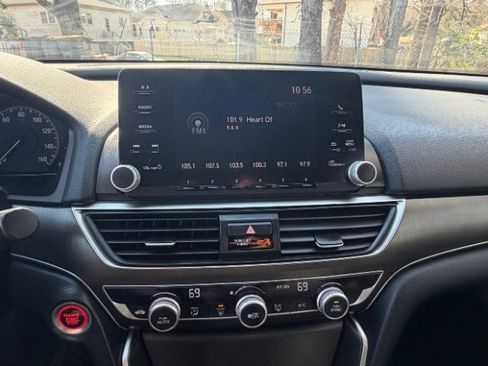 Used 2018 Honda Accord LX image 16